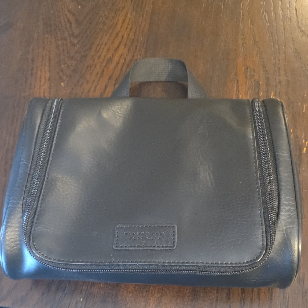 Perry Ellis Men's Black Hanging Toiletry Travel Shave Kit Case Bag